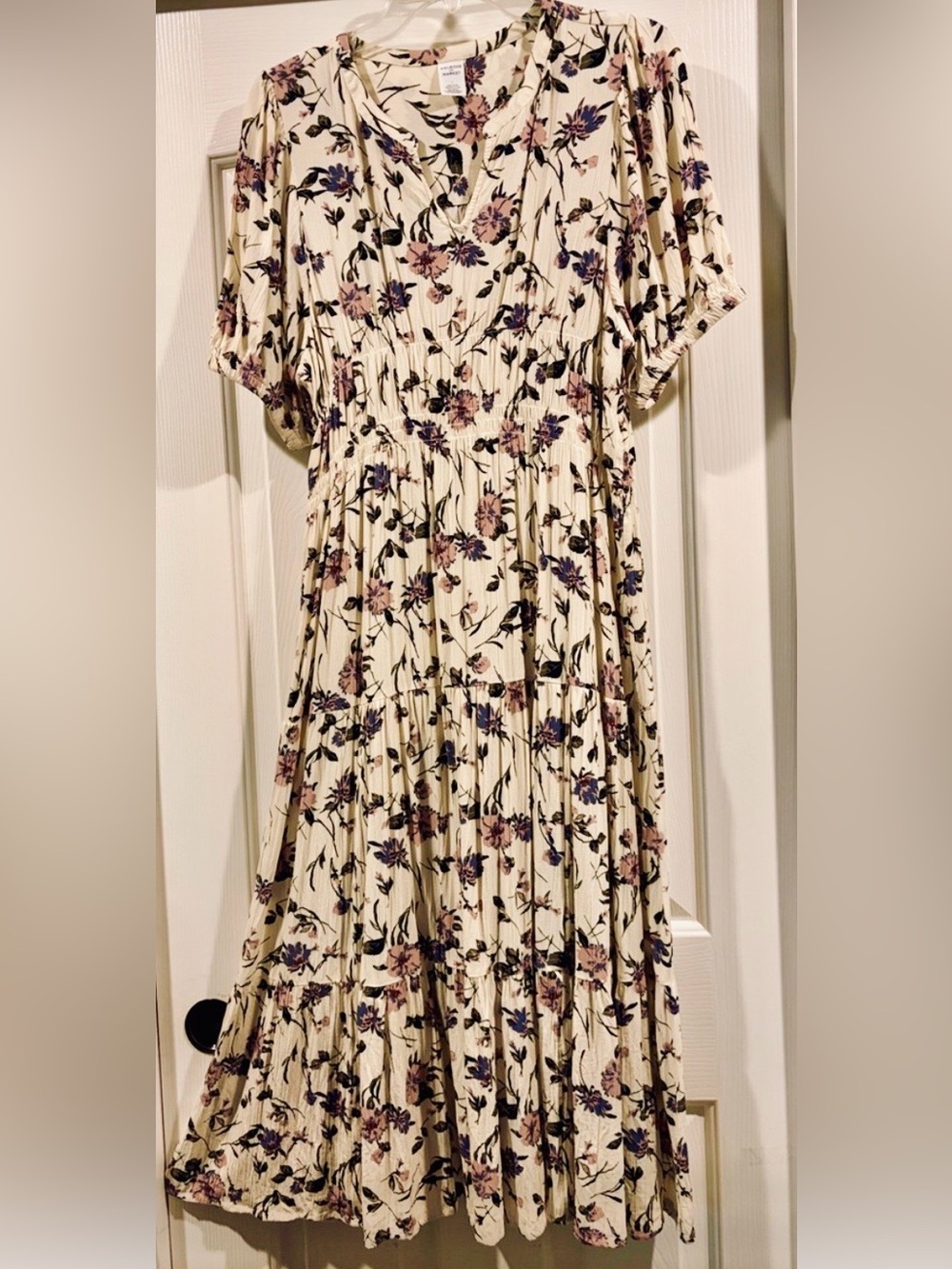 Melrose and Market Cream Floral Tiered Midi Dress